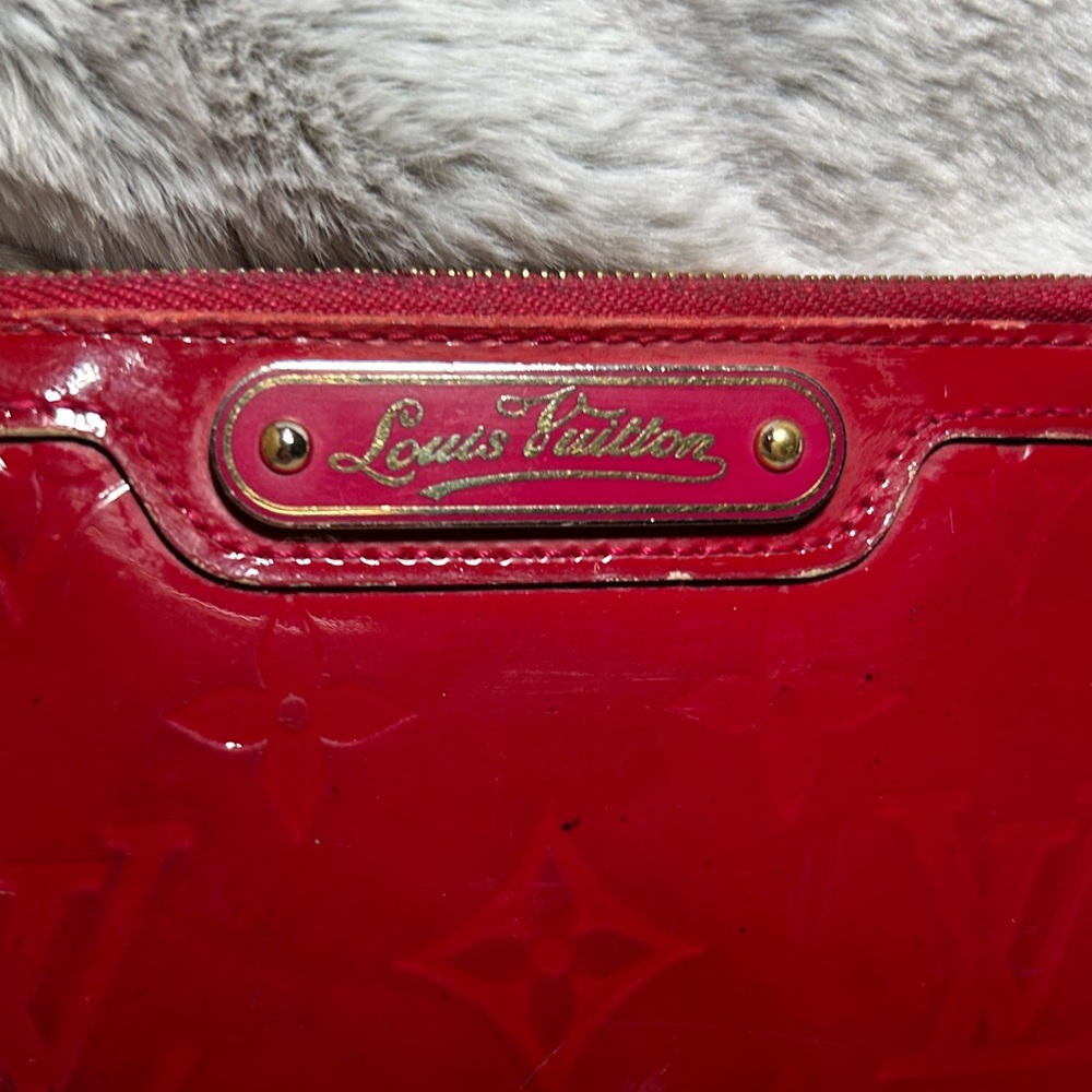 362. Louis Vuitton Monogram Vernis Pochette Cles, Key Holder - Picture 2 of 13